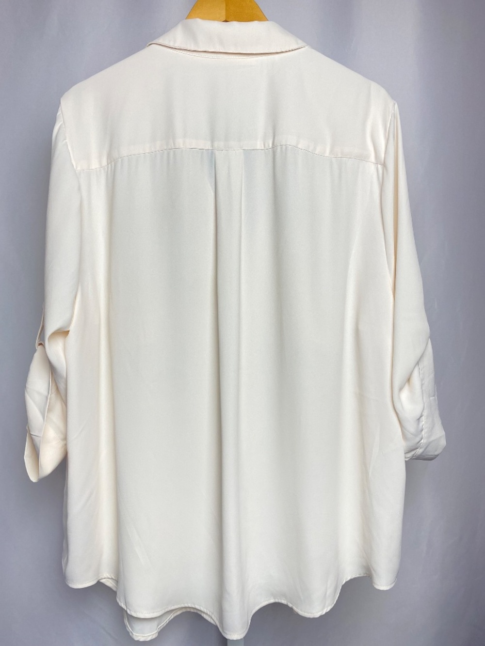 NWT Torrid Harper Womens Plus Size Cream 3/4 Roll Tab Sleeves Pullover Blouse 3X - Picture 8 of 9